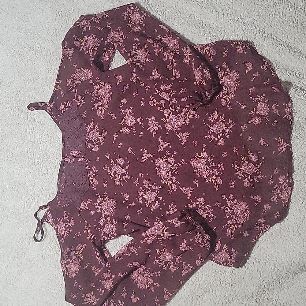 🌞Rewind Burgundy Cold Shoulder Blouse Sz Large - Picture 4 of 5